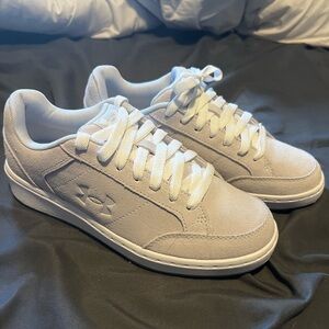 Women’s size 7 Under Armour Sneaker
